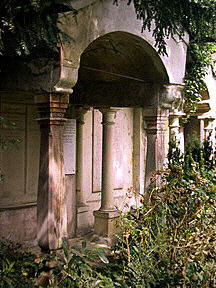 Grab 67 entlang der nordseitigen Friedhofmauer