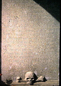 Grab 50,1 entlang der nordseitigen Friedhofmauer