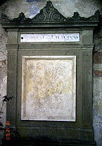 Grab 53,1 entlang der nordseitigen Friedhofmauer