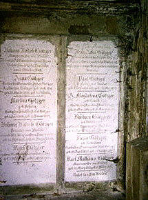Grab 64 entlang der nordseitigen Friedhofmauer