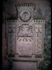 Grab 7 entlang der südseitigen Friedhofmauer
